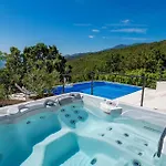 Cozy Home In Matulji With Sauna بيت للعطل *