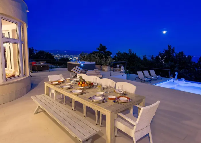 Nyaraló Pet Friendly In Matulji With Sauna Abbázia