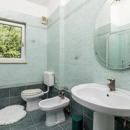 Semesterbostad Cozy Home In Matulji With Sauna Opatija